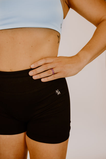 Onyx Woman shorts