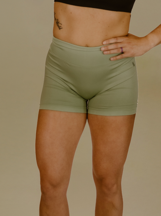 Extremely compressive Shorts Green color
